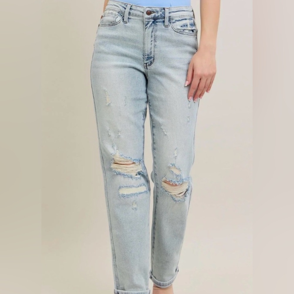 Judy Blue Light Wash Distre Boyfriend Tummy Control high 9/29